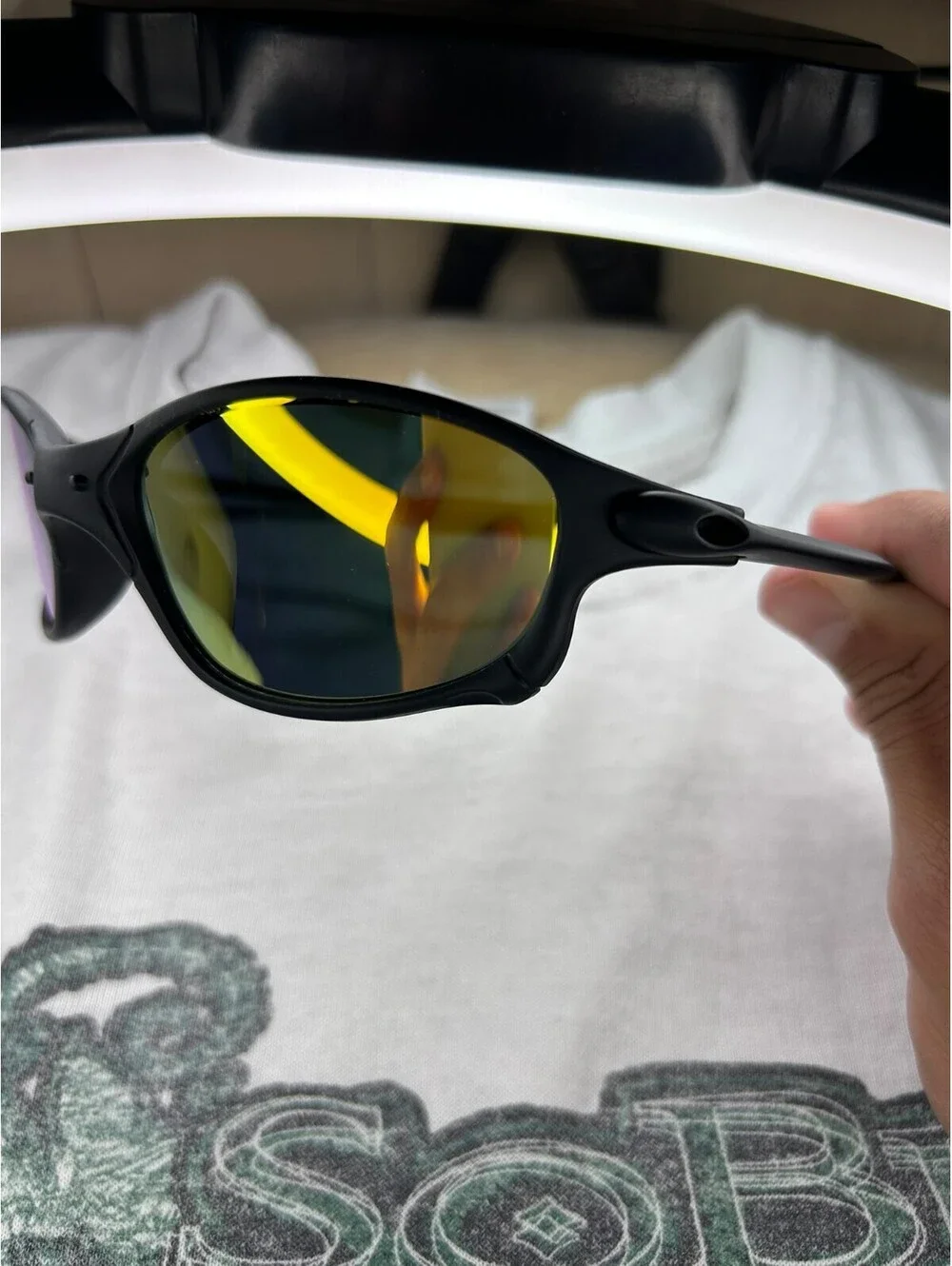 Black oval Sunglasses with Yellow Mirrored Lenses